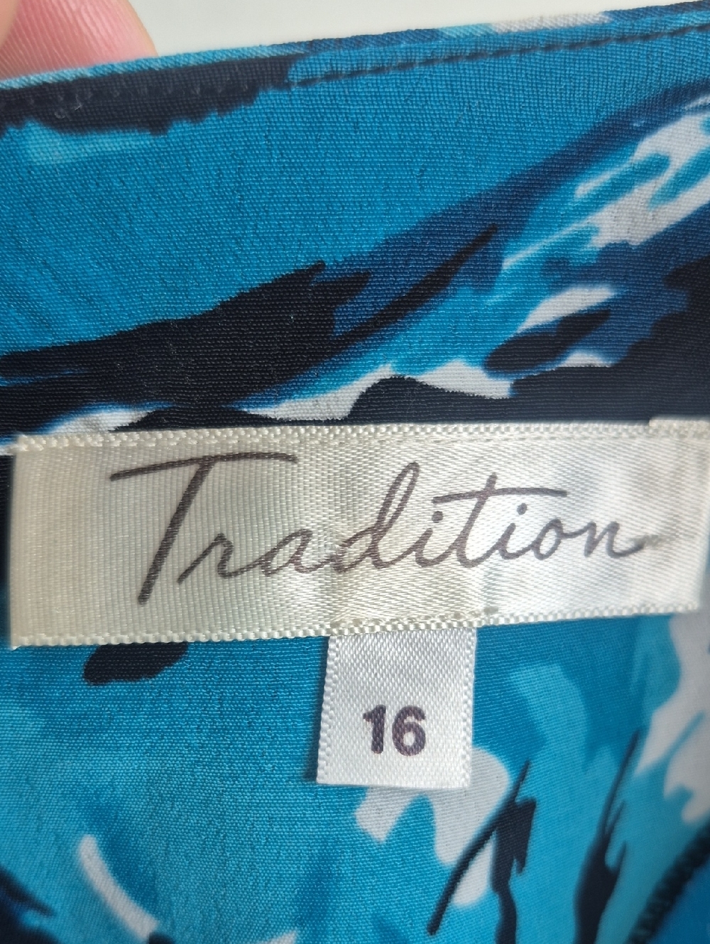 TRADITION- FLORAL MAXI DRESS - Picture 3 of 6